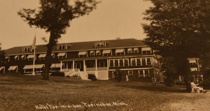 Hotel Top-In-A-Bee - Vintage Postcard (newer photo)